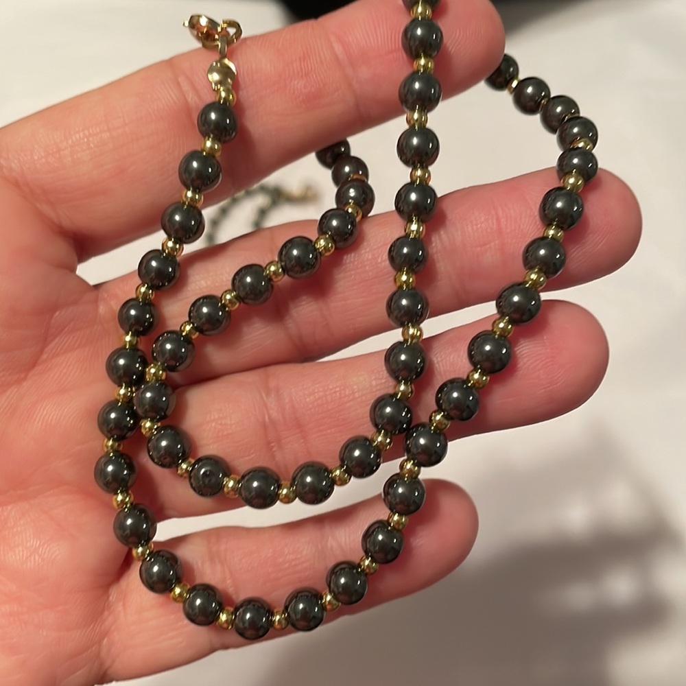 Black stone & gold colour necklace and bracelet set